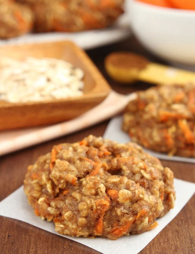 Carrot and oatmeal cookies