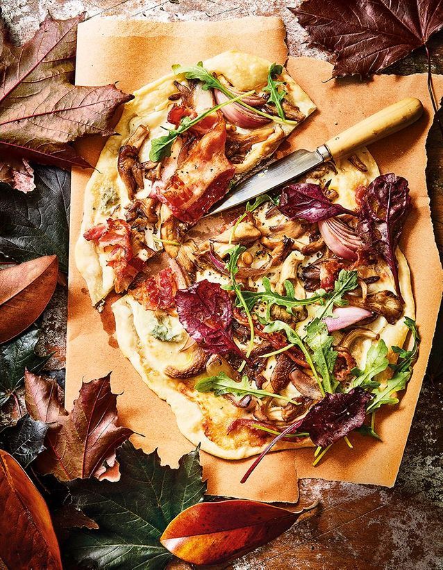 Tarte flambée with oyster mushrooms and gorgonzola