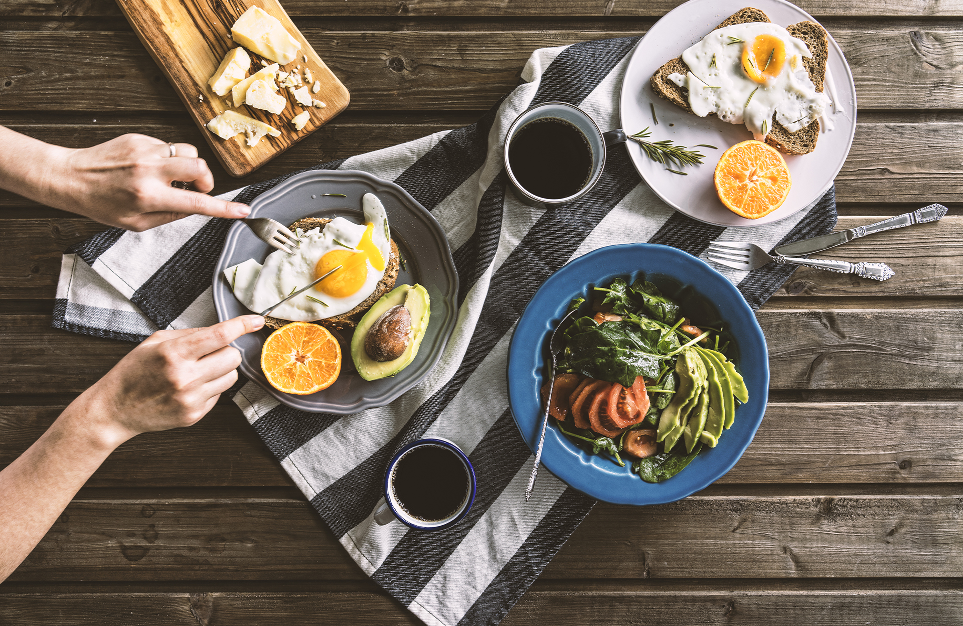 What to eat in the morning on an empty stomach?