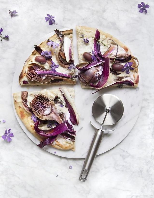 Artichoke, treviso and parmesan pizza
