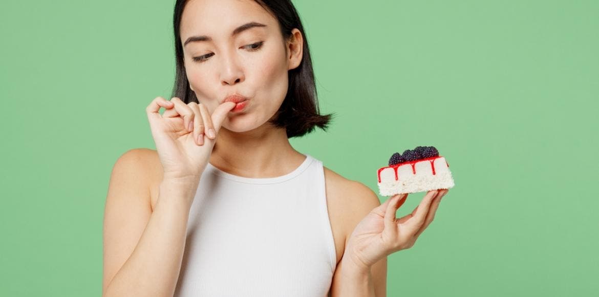 Losing weight without frustration: the food inclusion strategy