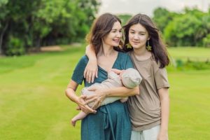 Number of children, age of pregnancy: what impact on women’s longevity?