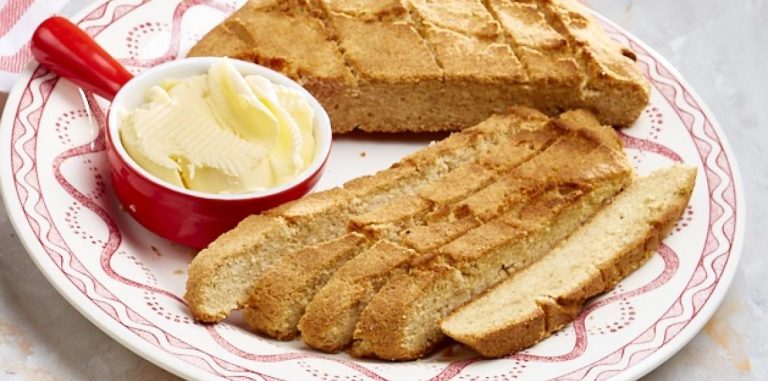 Coconut flour and flaxseed bread


