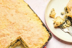 Pita with polenta and mountain herbs