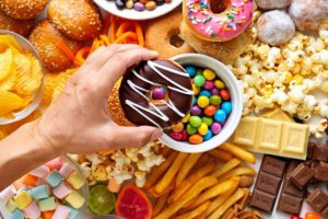 Ultra-processed foods: a risk for muscles and knees