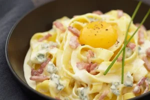 Gourmet tagliatelle with Bresse Bleu