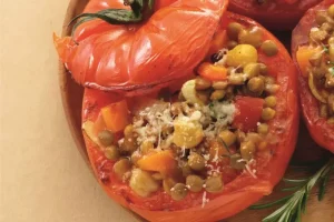 Tomatoes stuffed with lentil curry