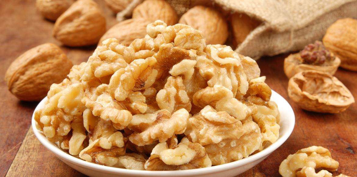 You can eat nuts every day without gaining a single gram