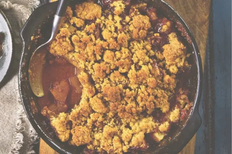 Caramel apple crumble