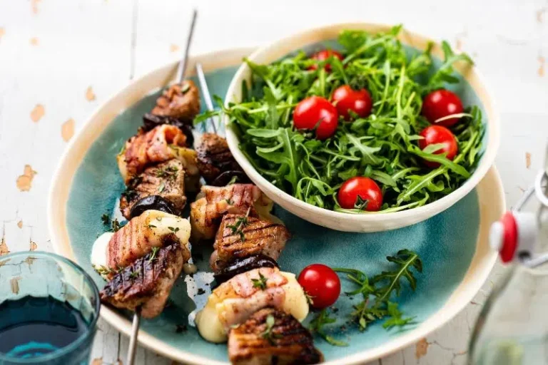 Filet mignon skewers with Reblochon