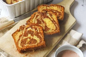 Chocolate-vanilla marble cake