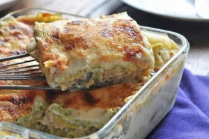 Lasagna with mushrooms, chicken and broccoli
