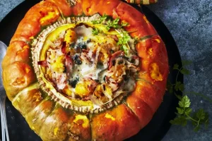 Turban stuffed with blue cheese, walnuts and bacon