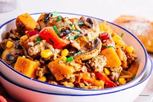 Pan-fried minced steak, sweet potato and mushrooms